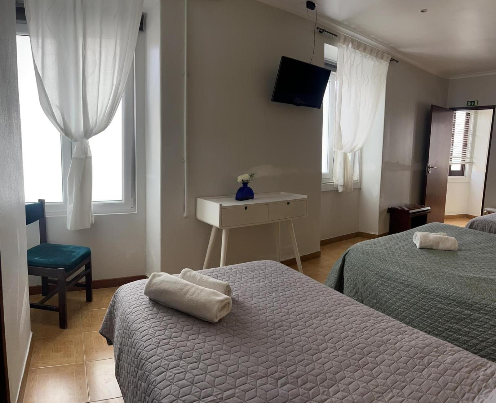 Hotel Residencia Aviz Peniche Habitación foto